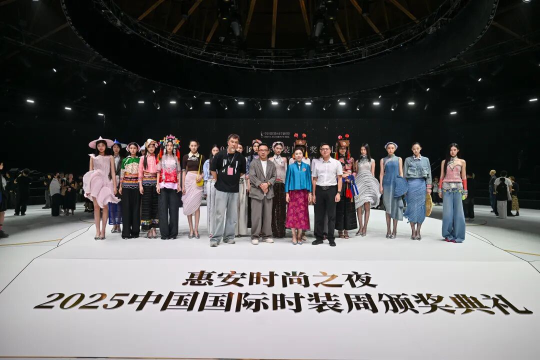 惠女繁花惊艳国际——惠安女服饰闪耀中国国际时装周(图3)