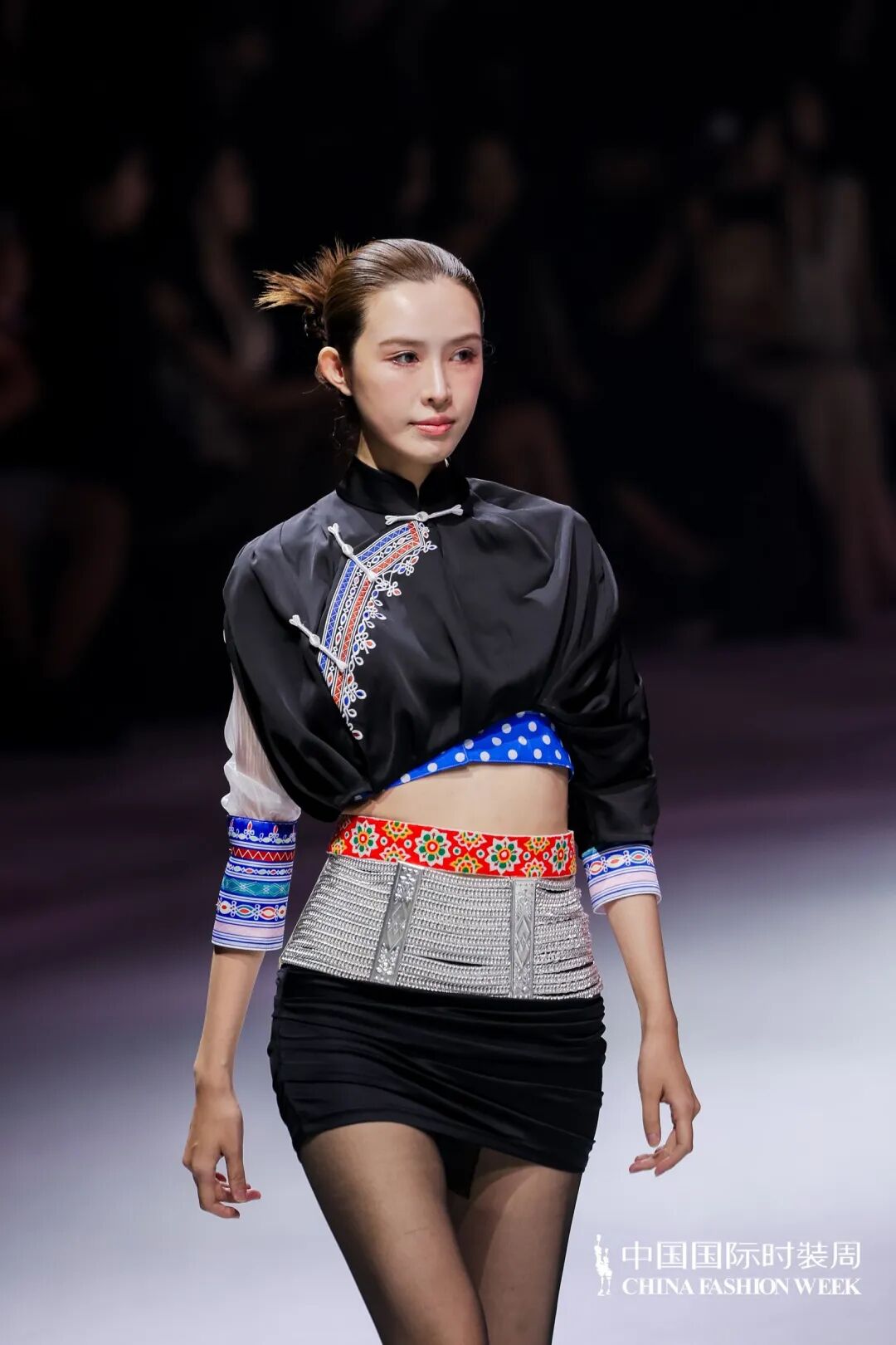 惠女繁花惊艳国际——惠安女服饰闪耀中国国际时装周(图8)