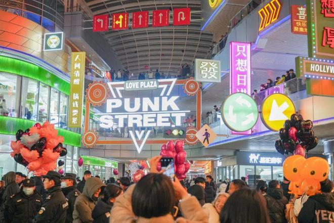 3天16亿客流超56万!解密爱情广场“汽车文化引力场”的商业升维之道(图11)