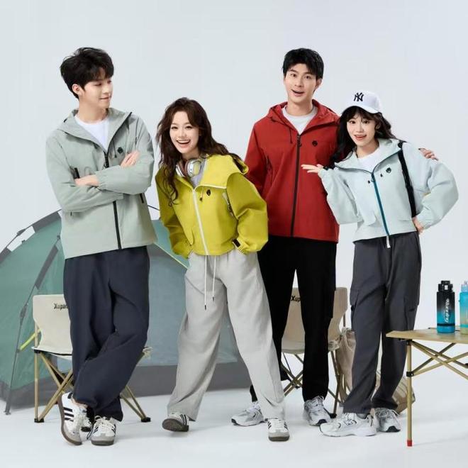 厦门未浪服饰：智能定制引工装新潮(图2)