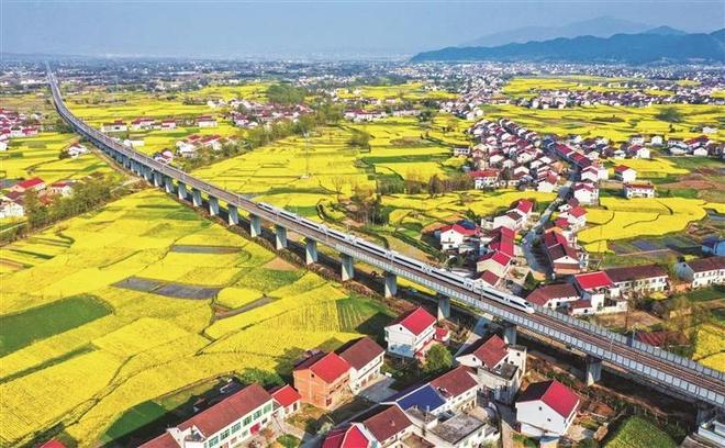 高铁绘就流动的陕西(图2)