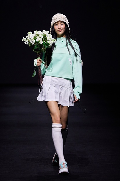 康师傅的“碳中和”风潮吹上了上海时装周的T台(图20)