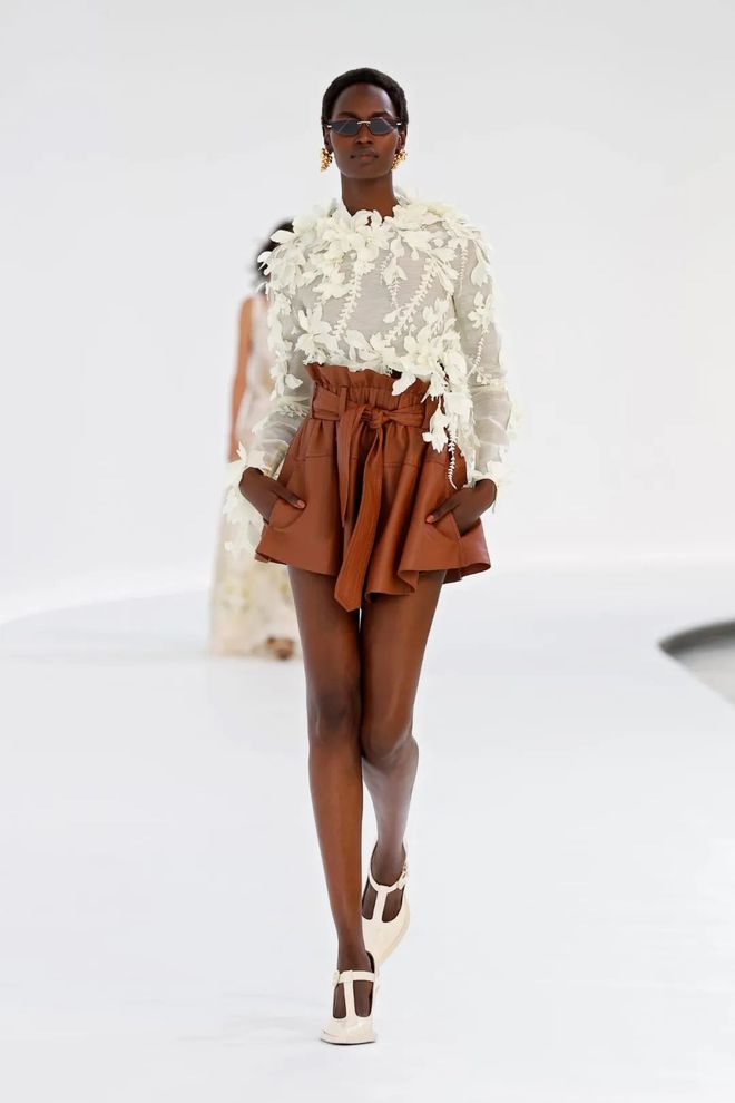 Zimmermann 2024春夏系列精致复古现代流畅的优雅(图19)