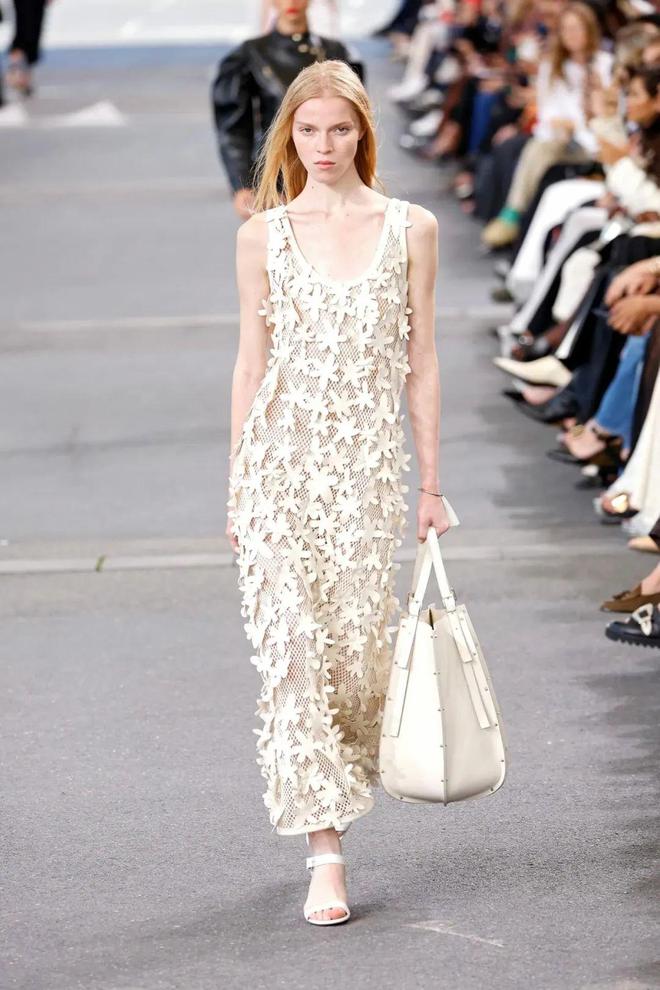Chloe 2024春夏系列别致设计金盏花的暖意(图8)