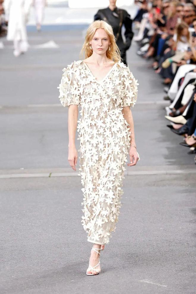 Chloe 2024春夏系列别致设计金盏花的暖意(图6)