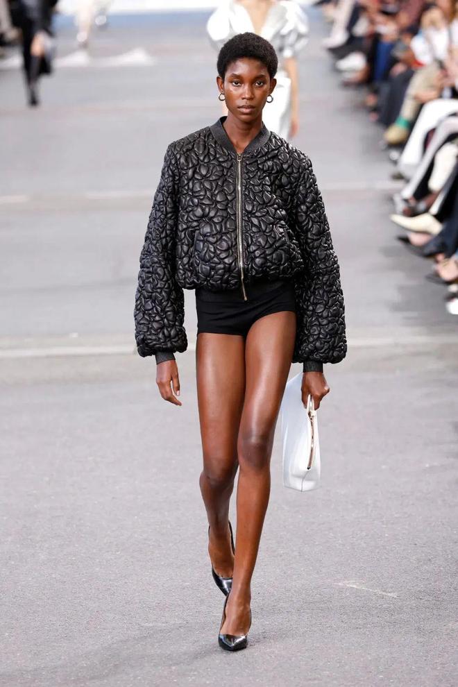 Chloe 2024春夏系列别致设计金盏花的暖意(图11)