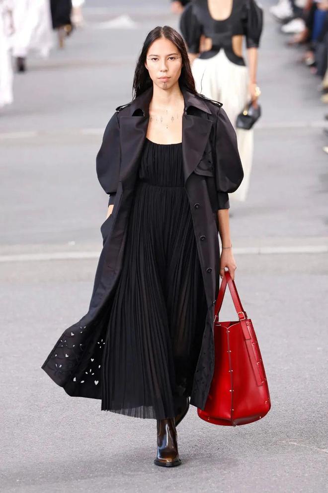 Chloe 2024春夏系列别致设计金盏花的暖意(图18)