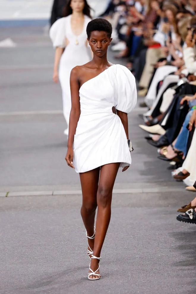 Chloe 2024春夏系列别致设计金盏花的暖意(图21)