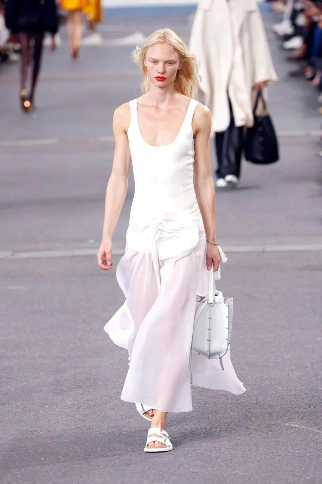 Chloe 2024春夏系列别致设计金盏花的暖意(图31)