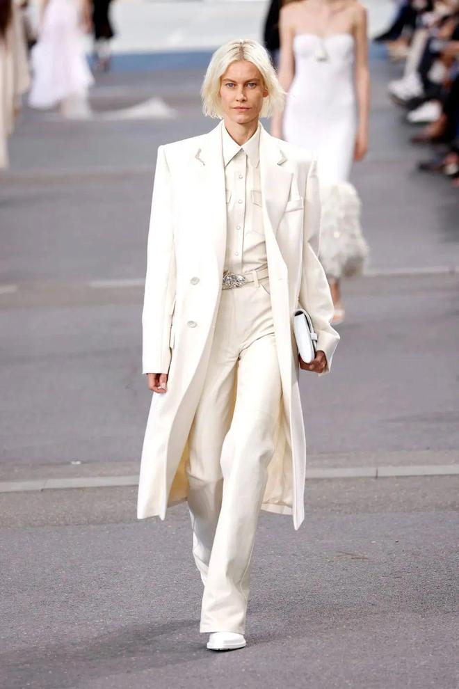 Chloe 2024春夏系列别致设计金盏花的暖意(图36)