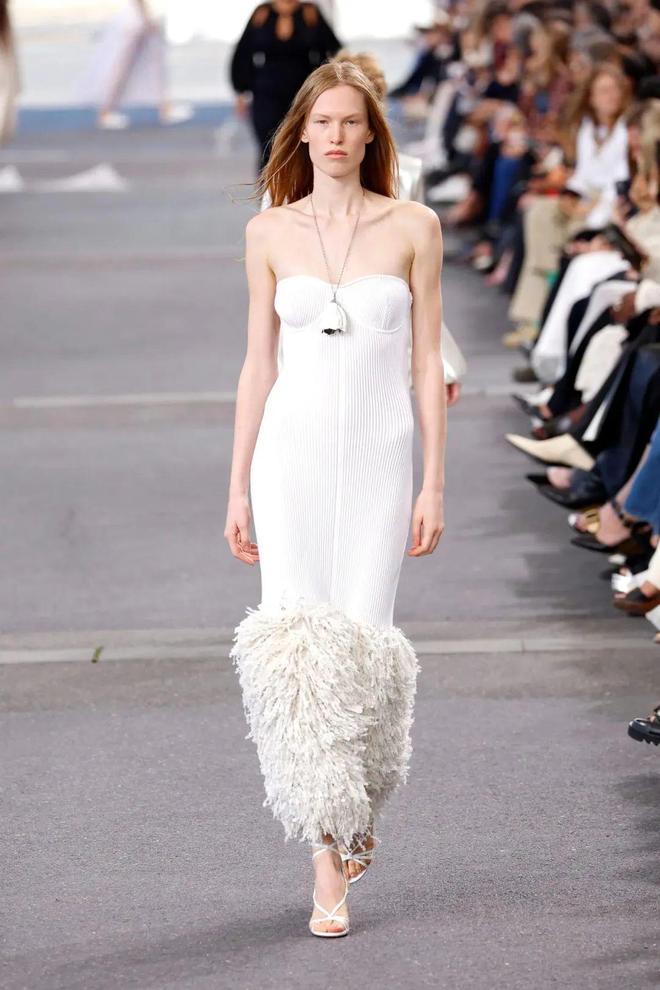 Chloe 2024春夏系列别致设计金盏花的暖意(图37)