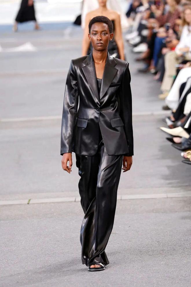 Chloe 2024春夏系列别致设计金盏花的暖意(图41)