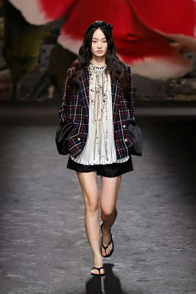 Chanel 2024春夏系列度假休闲也优雅阳光活力也时尚(图6)