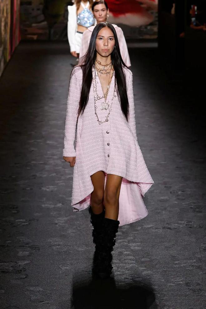 Chanel 2024春夏系列度假休闲也优雅阳光活力也时尚(图20)