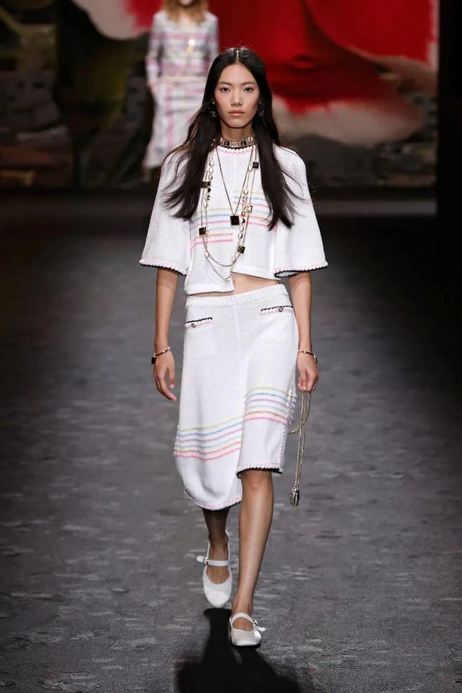 Chanel 2024春夏系列度假休闲也优雅阳光活力也时尚(图24)