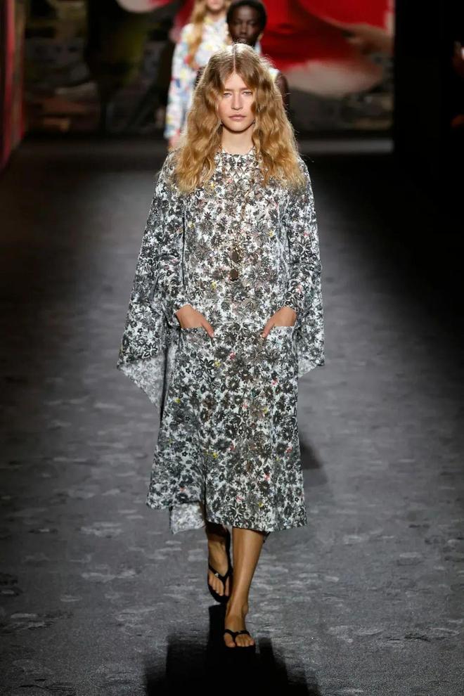 Chanel 2024春夏系列度假休闲也优雅阳光活力也时尚(图57)