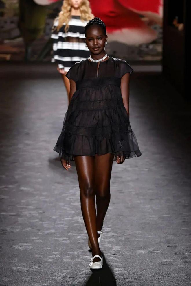 Chanel 2024春夏系列度假休闲也优雅阳光活力也时尚(图50)