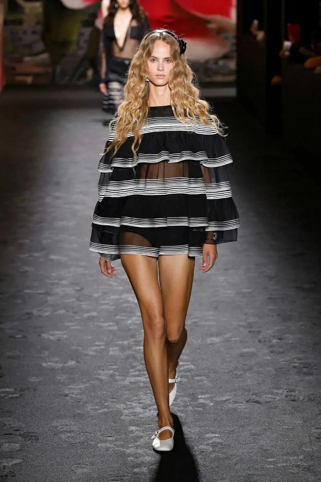 Chanel 2024春夏系列度假休闲也优雅阳光活力也时尚(图51)