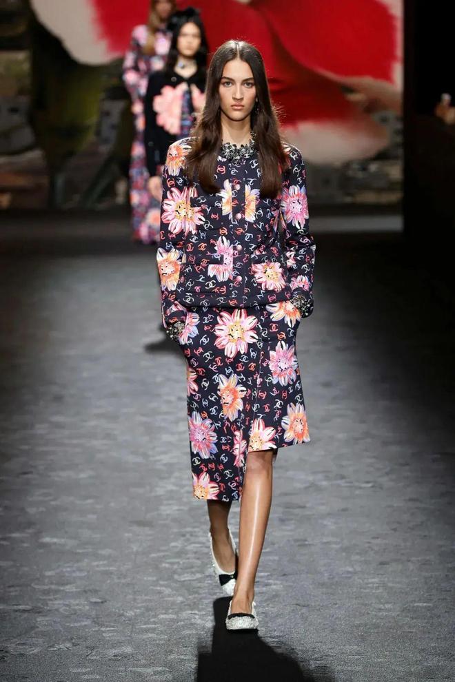 Chanel 2024春夏系列度假休闲也优雅阳光活力也时尚(图52)