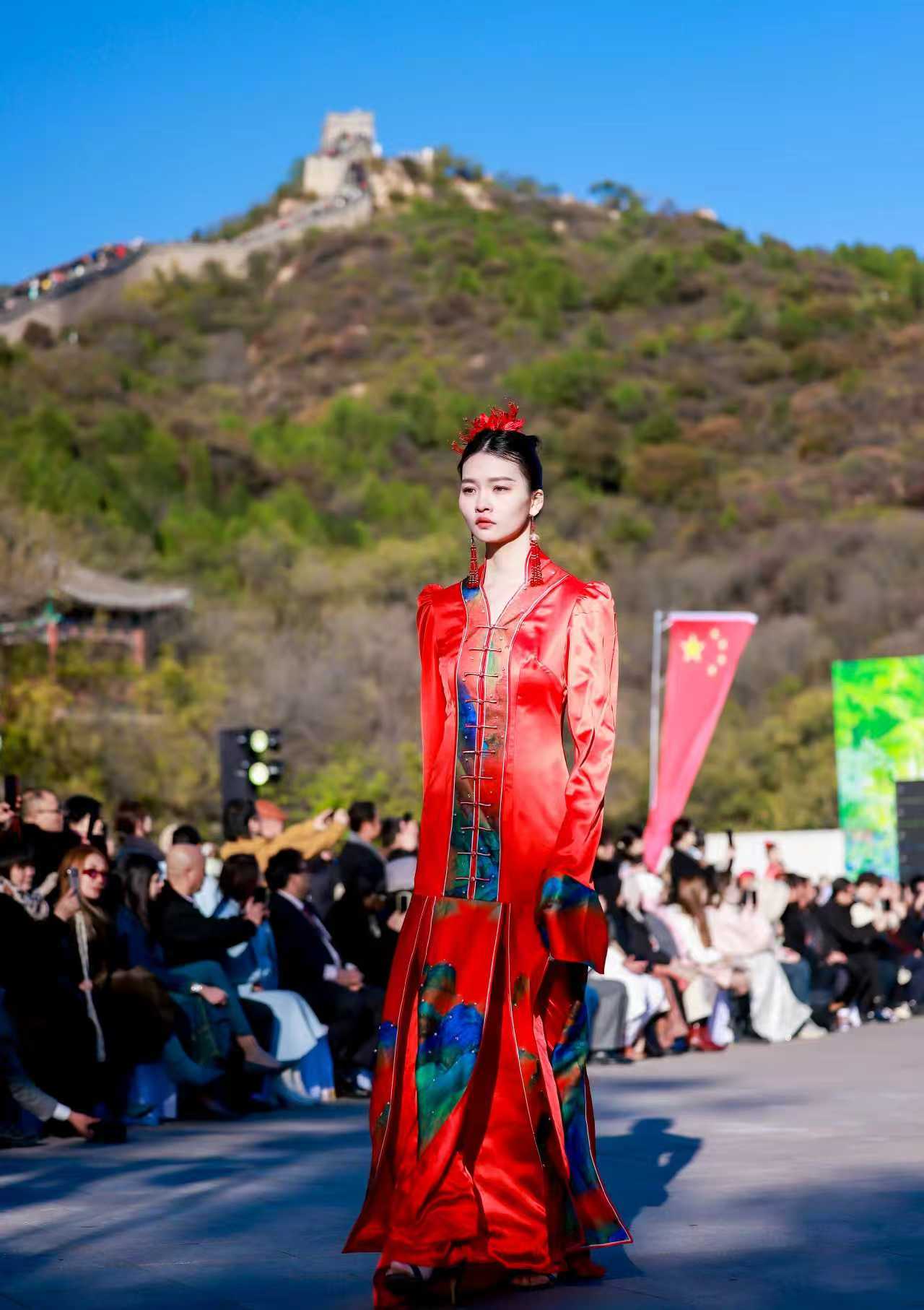 首届中巴时装秀在京举办