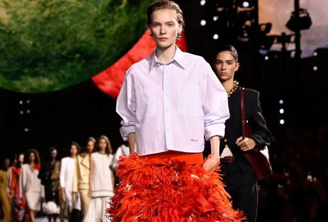 每周速报 阿玛尼公布新一轮高管调整王嘉尔旗下TEAM HOLDING入股淘宝PapaHome(图2)