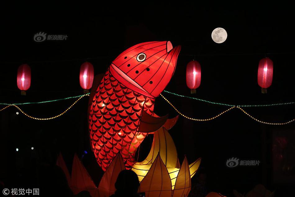 中新社原神胡桃安慰部下cg插画的观看途径与相引发的思考(图2)