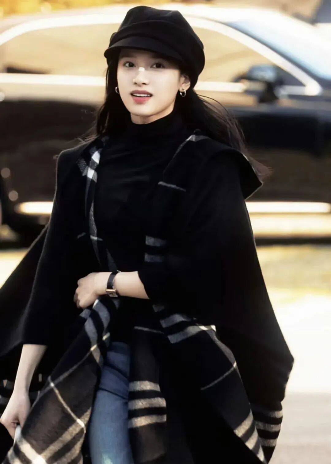 今冬时髦精必备“出片神器”穿上重回“经济上行的美”？(图2)