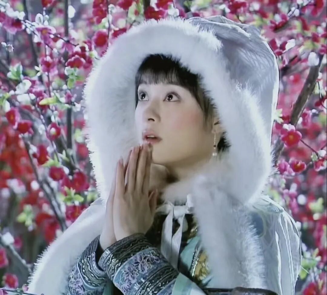 今冬时髦精必备“出片神器”穿上重回“经济上行的美”？(图3)