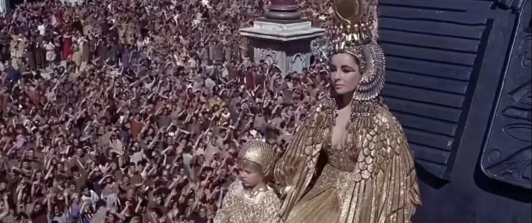 今冬时髦精必备“出片神器”穿上重回“经济上行的美”？(图4)