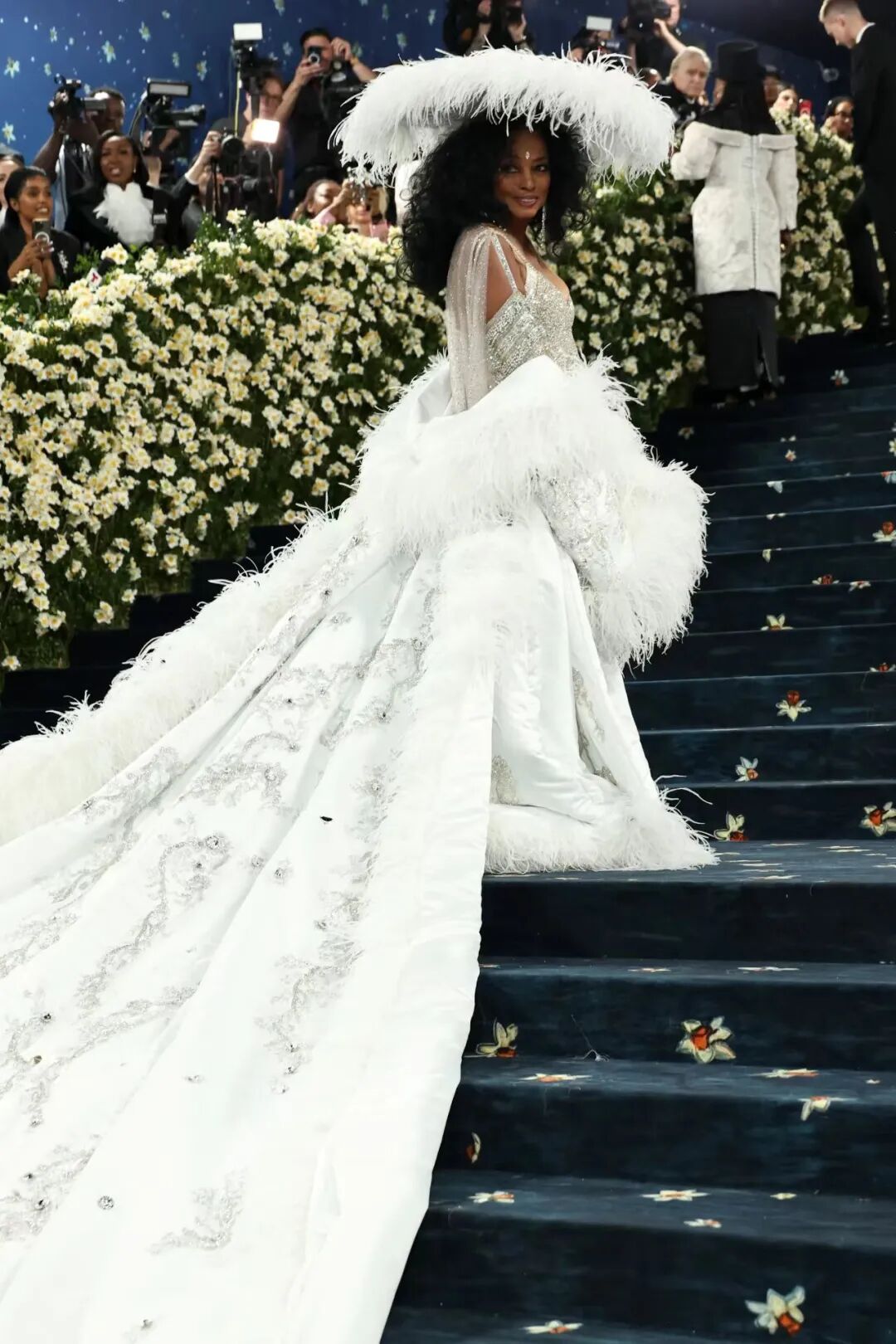 今冬时髦精必备“出片神器”穿上重回“经济上行的美”？(图8)