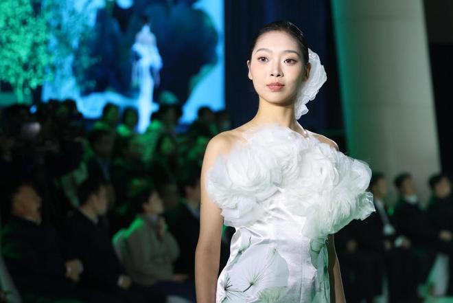 千年技艺“织”入AI芯从一场纺织服装盛会看产业升级(图5)