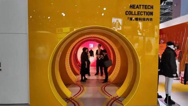 三大服装科技温暖升级优衣库六赴进博开启全新“暖心之旅” 丨进博时刻(图5)