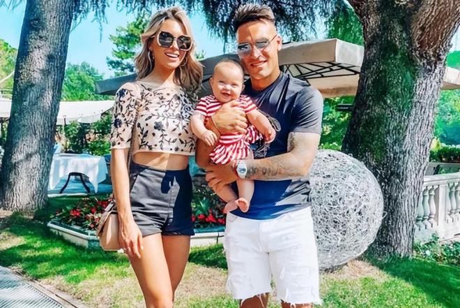 阿根廷劳塔罗资产过亿娶娇妻生儿女人生圆满妻子穿搭挺前卫(图12)