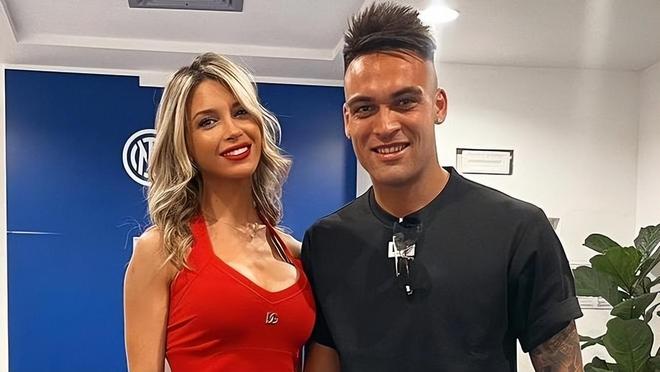 阿根廷劳塔罗资产过亿娶娇妻生儿女人生圆满妻子穿搭挺前卫(图13)