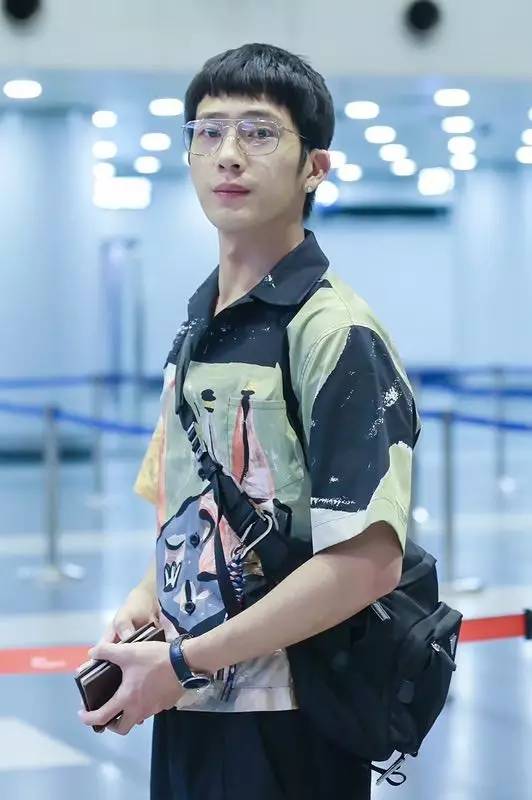 品牌 在父亲节打造Prada魅力男士(图3)