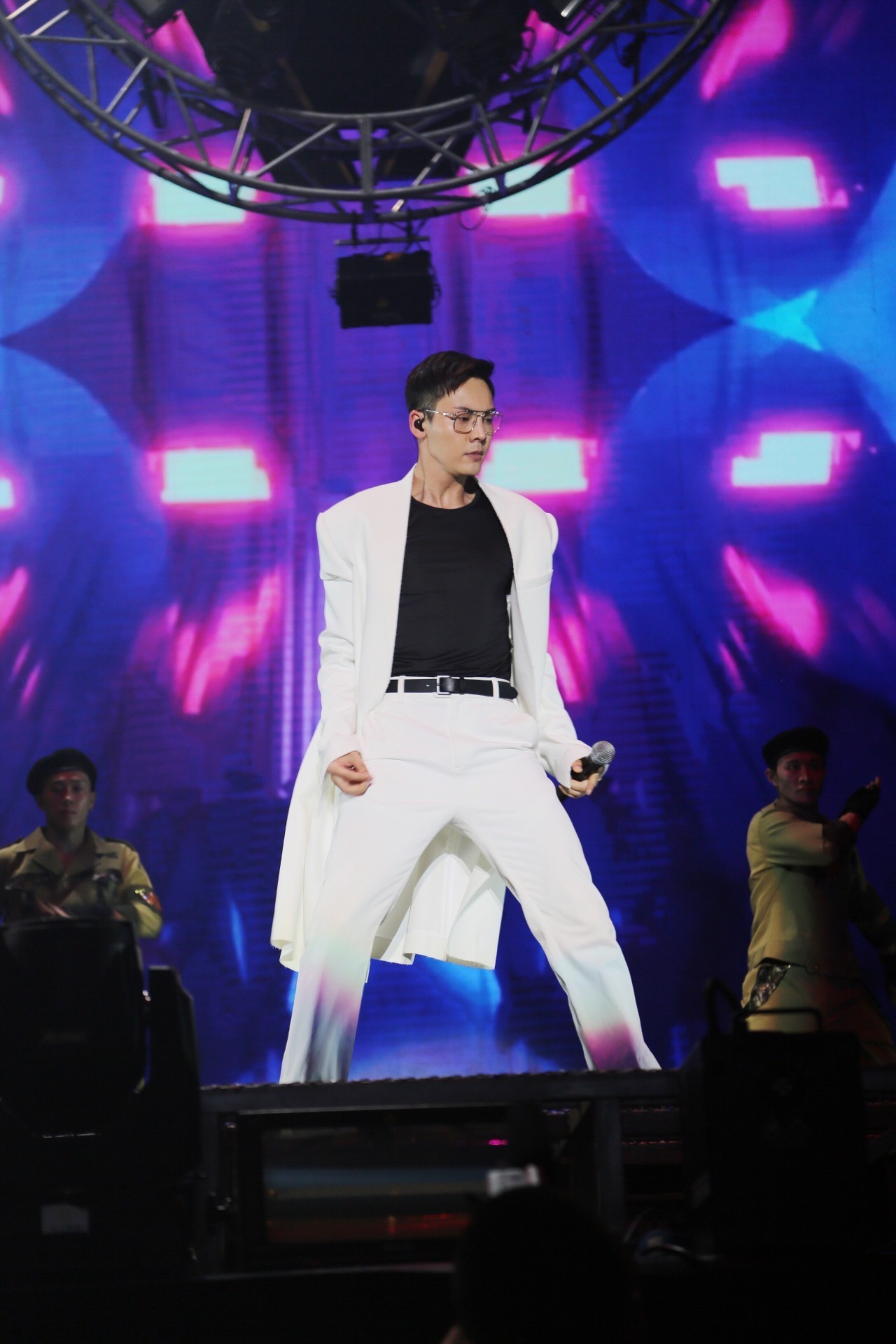 品牌 在父亲节打造Prada魅力男士(图13)