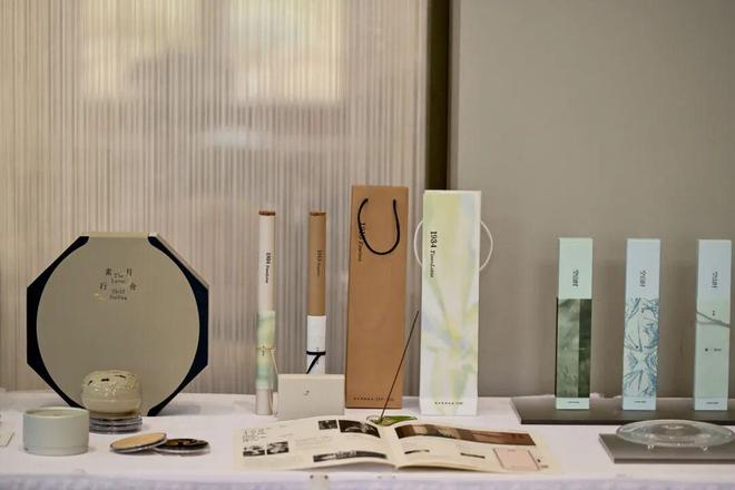 “伊”手快报 在山野、在旅途中、在香气里：冬日的生活方式想象(图11)