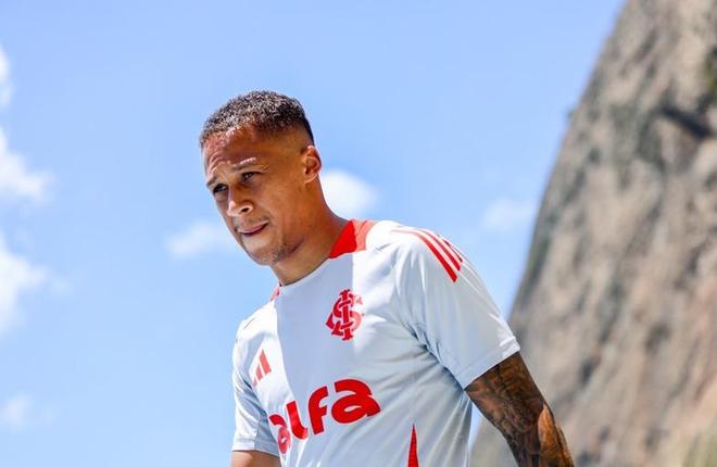 李金羽引外援横抢豪夺！大扎PK发飙+瓦科24岁内援中卫难打首发(图3)