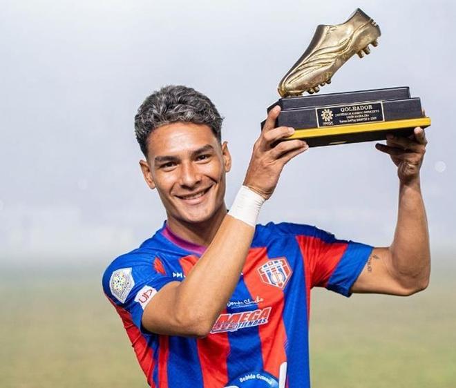 李金羽引外援横抢豪夺！大扎PK发飙+瓦科24岁内援中卫难打首发(图4)