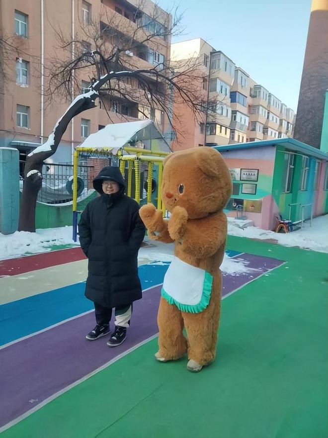 情暖特教 爱伴跨年——指南针爱心志愿者团队与育龙特教学校儿童共赴温暖之约(图2)