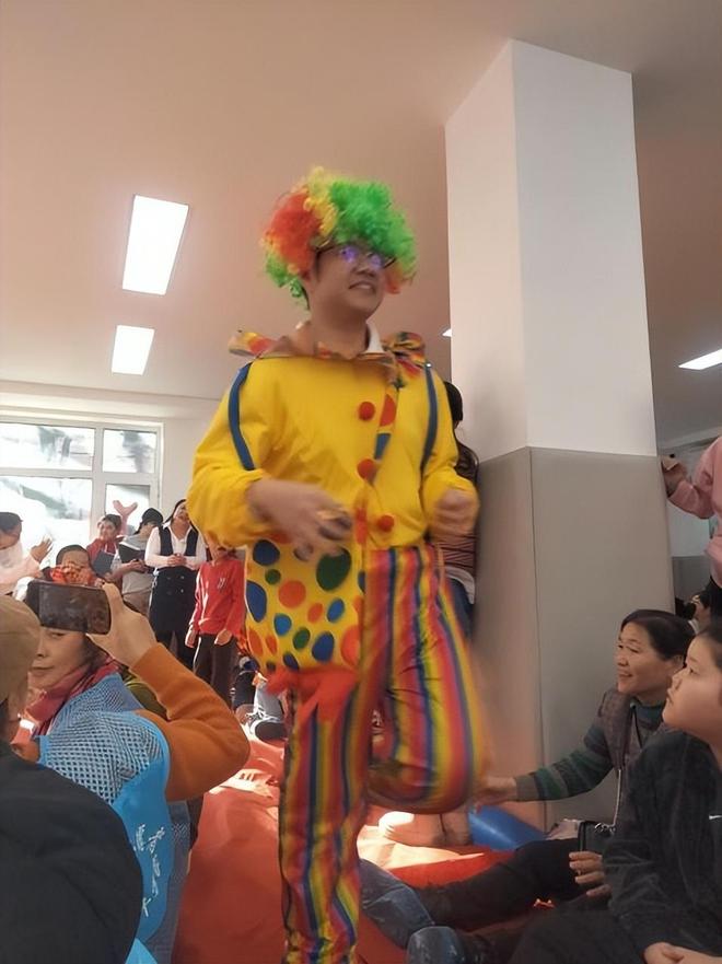 情暖特教 爱伴跨年——指南针爱心志愿者团队与育龙特教学校儿童共赴温暖之约(图4)