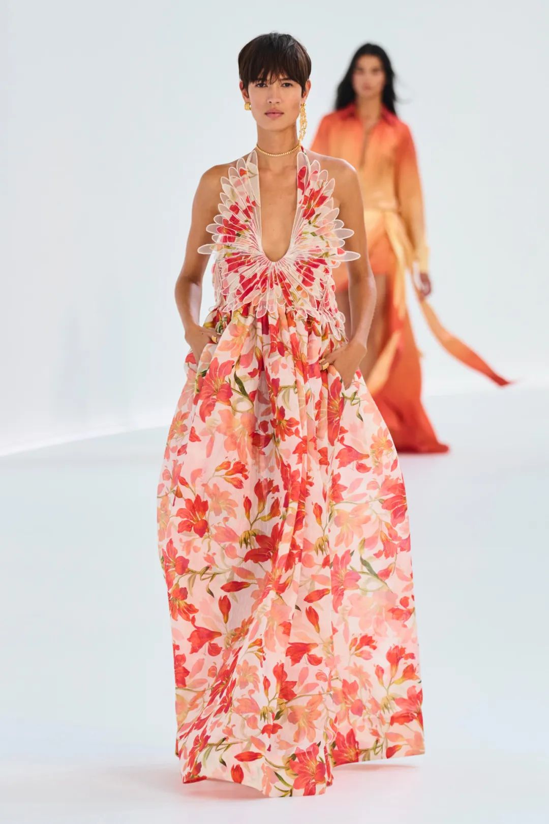 2024年春夏女装秀场图案趋势：寻花觅海(图3)