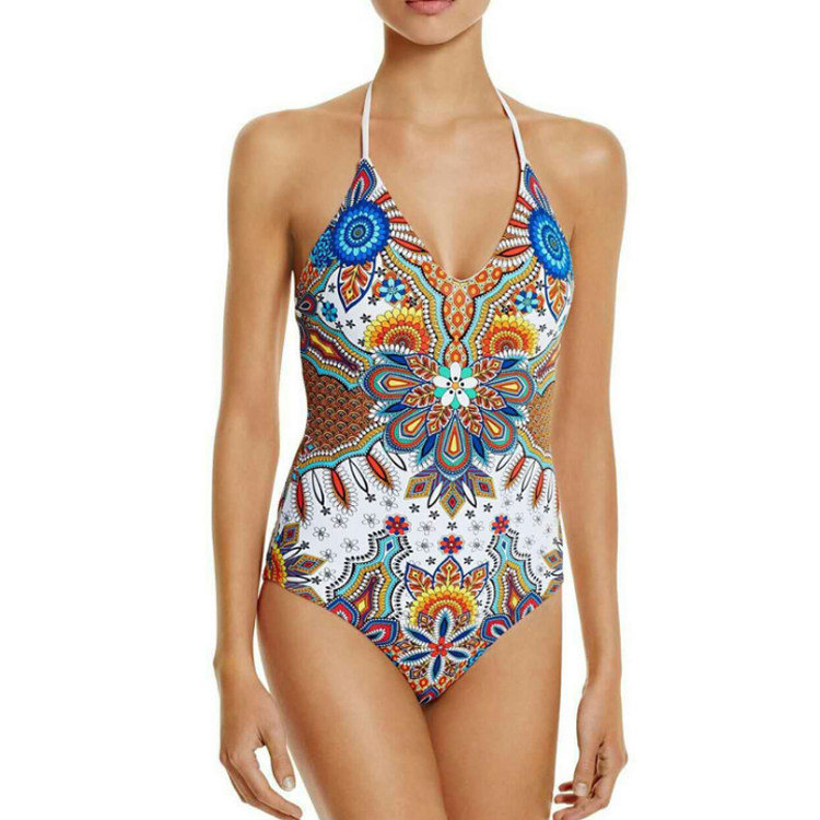 东京大学校花泳装封神!音乐节+泳池穿搭每一套都好出片