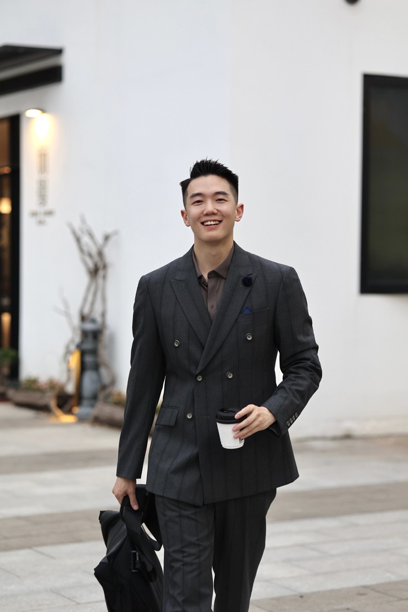 与消费者同频利郎简约男装Smart精英系列西服为仪式感而生(图3)